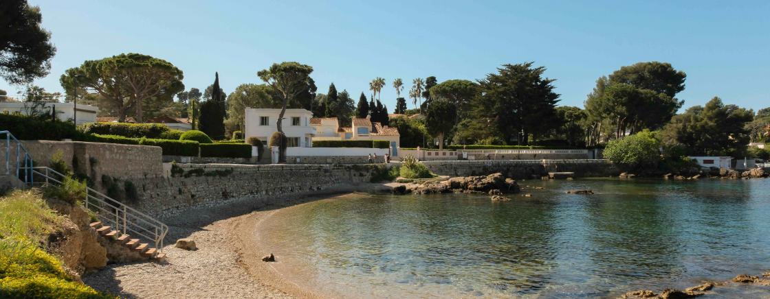 UNE EXPLORATION INSOLITE DES VILLAS CACHÉES DU CAP D'ANTIBES