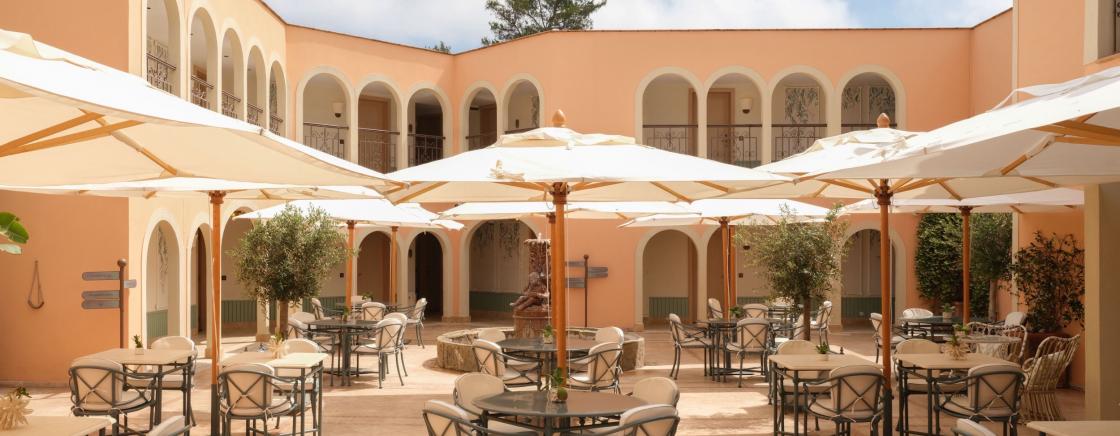 THE CRAFTSMANSHIP THAT SHAPES VILA MIRAÉ